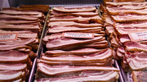 California bacon law takes effect but pork from farms using cages will still be on shelves